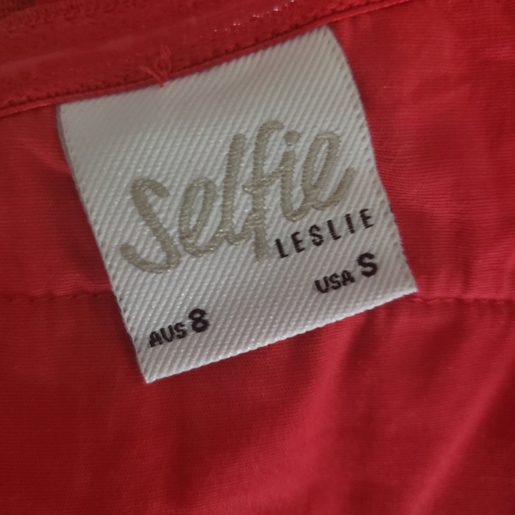 Selfie Leslie Thea Ruffle Linen Tie Back Crop Top Red Size USA Small - Picture 11 of 15